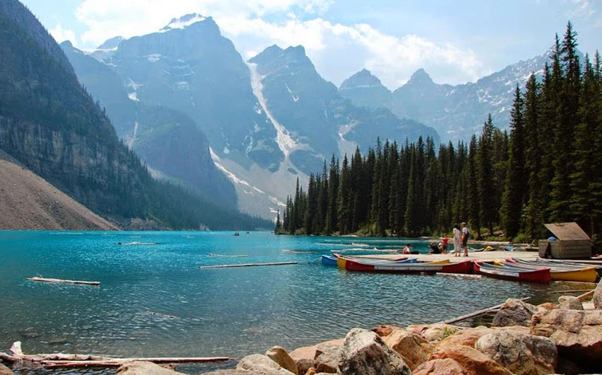 Watch the secrets of Canadian Alberta.. Moraine Lake