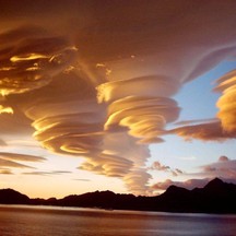 How are lenticular clouds formed?