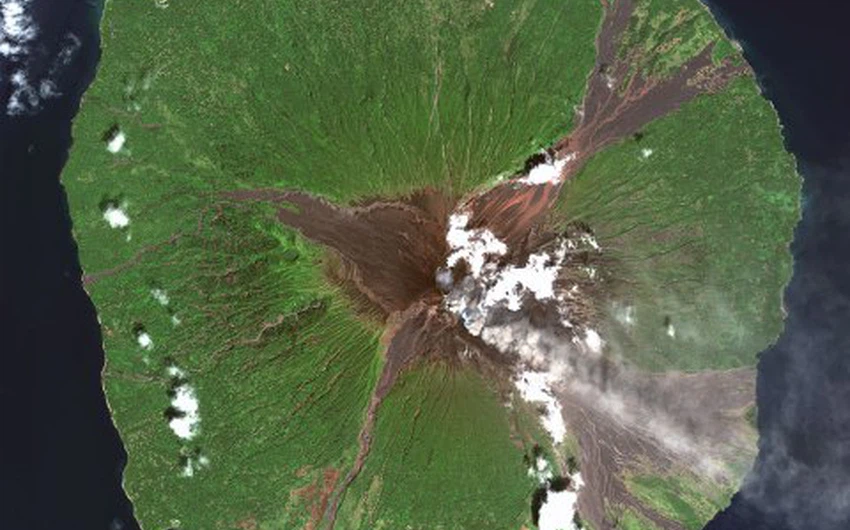 احدى الجبال البركانية في غينيا 