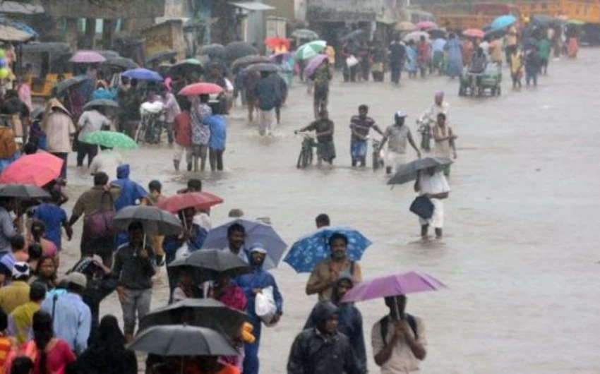 مقتل 323 شخصاً على الأقل جراء فيضانات عارمة اجتاحت جنوب الهند
