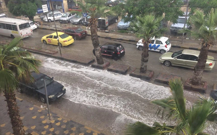 تشكل السيول في شوارع إربد - تصوير معاذ الشريدة