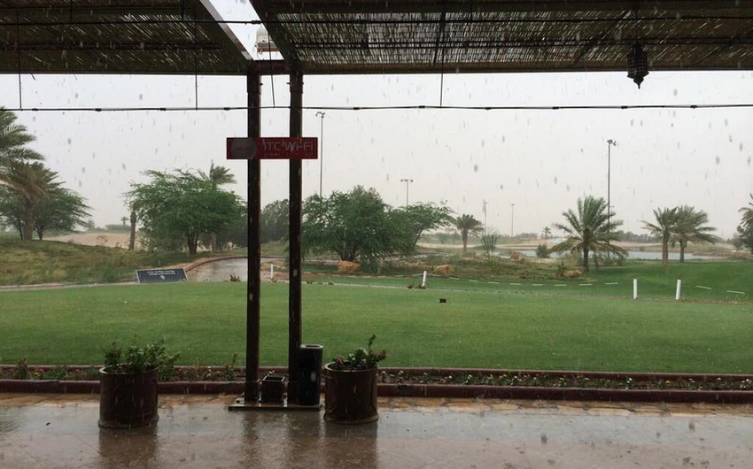 أمطار غزيرة  قرب مدينة الرياض 