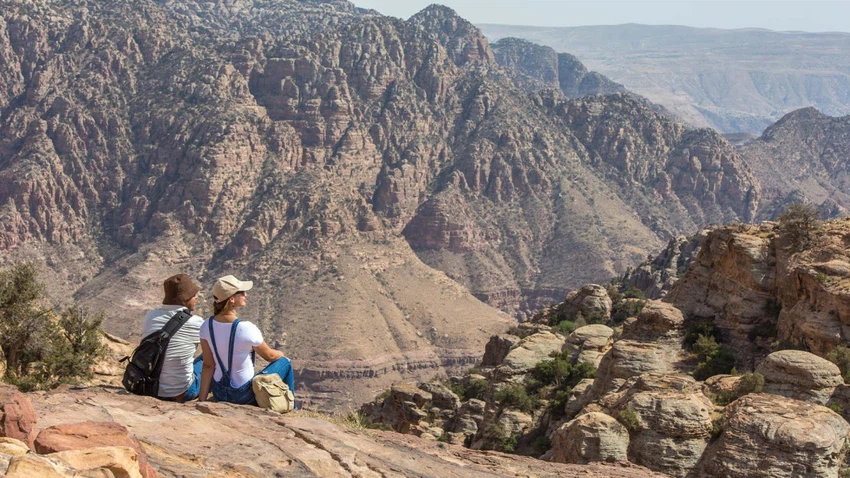 تجربة فريدة: اكتشف محمية ضانا الطبيعية وجبال عجلون في رحلة ربيعية ممتعة طقس العرب