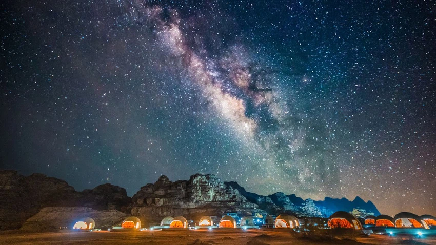 عجائب وأسرار وادي رم الساحر .. وما سبب تسميته بـ "وادي القمر"؟