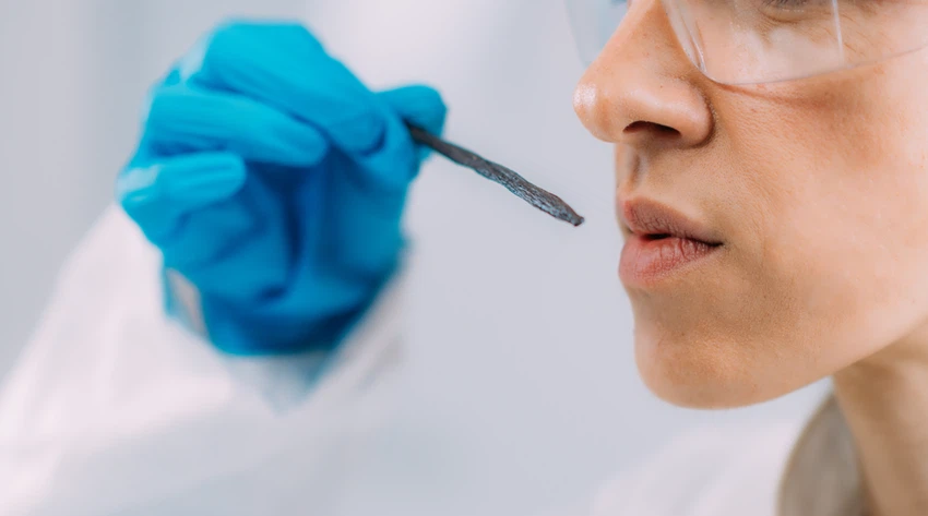 لماذا لا نستطيع شم رائحتنا كما نشم الآخرين طقس العرب