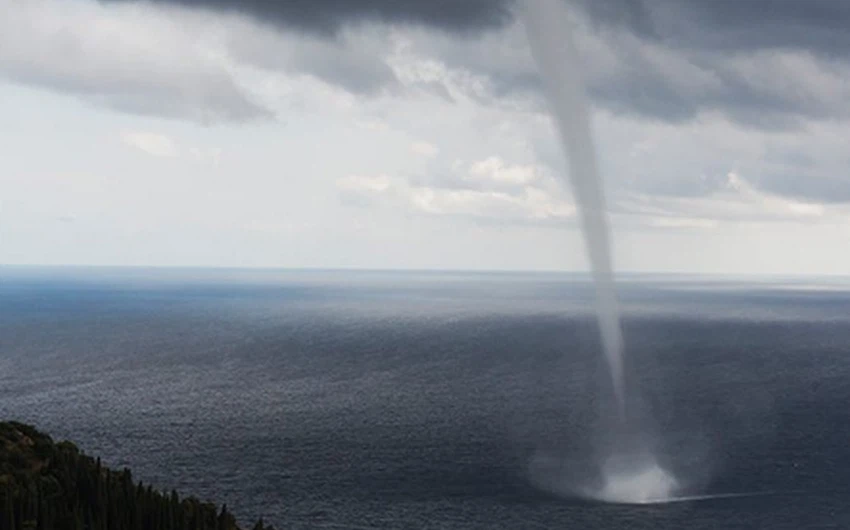 بالصور : مناظر خلابة لإعصار قمعي مائي في كرواتيا